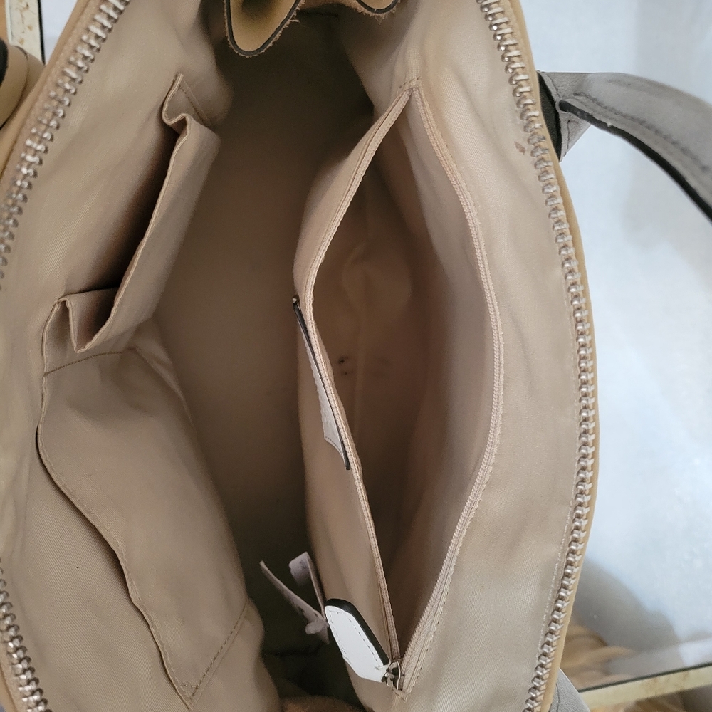 Coach White and Tan Leather Handbag - Picture 6 of 9